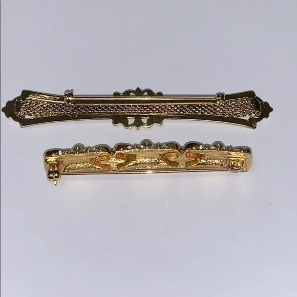 2 Vintage Gold Tone Brooches 1 Richelieu - Picture 3 of 4